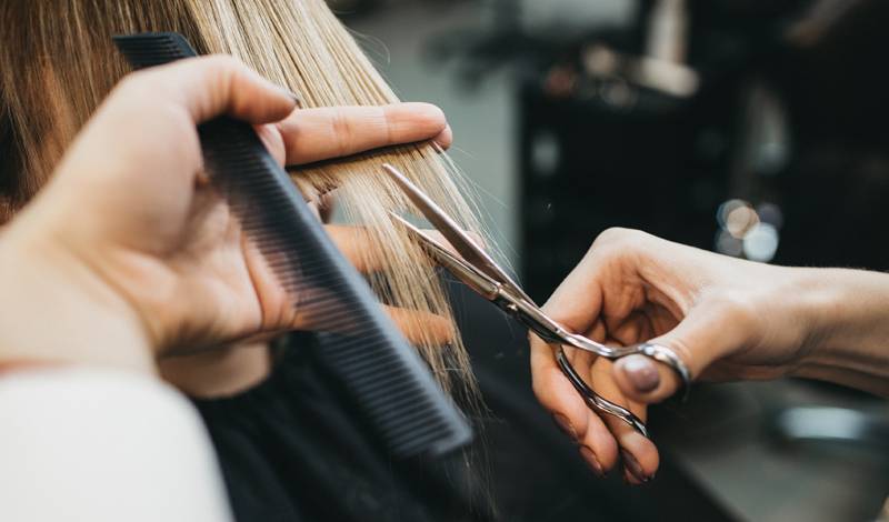 ÉLÉGANZA : SOINS CAPILLAIRES ET COIFFURE À PLACE DU SAGUENAY